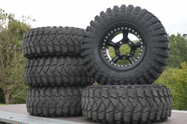 Beadlock Challengers with 35" Maxxis Trepadors