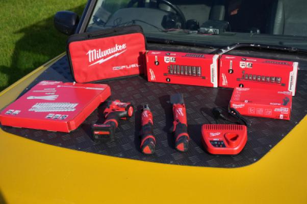 Milwaukee 3/8" M12 FUEL HIGH OUTPUT Kit