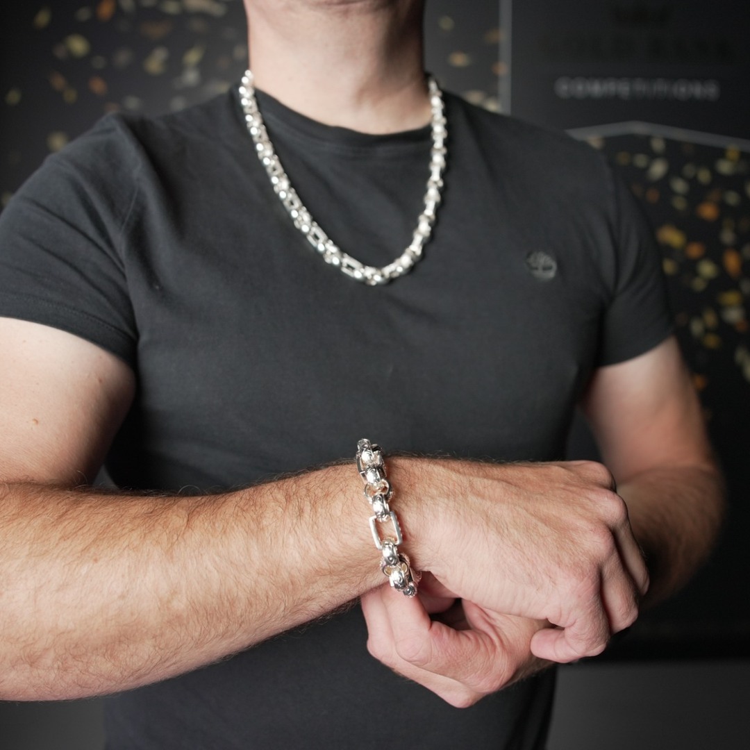 MONSTER STONE-SET BELCHER NECKLACE & BRACELET