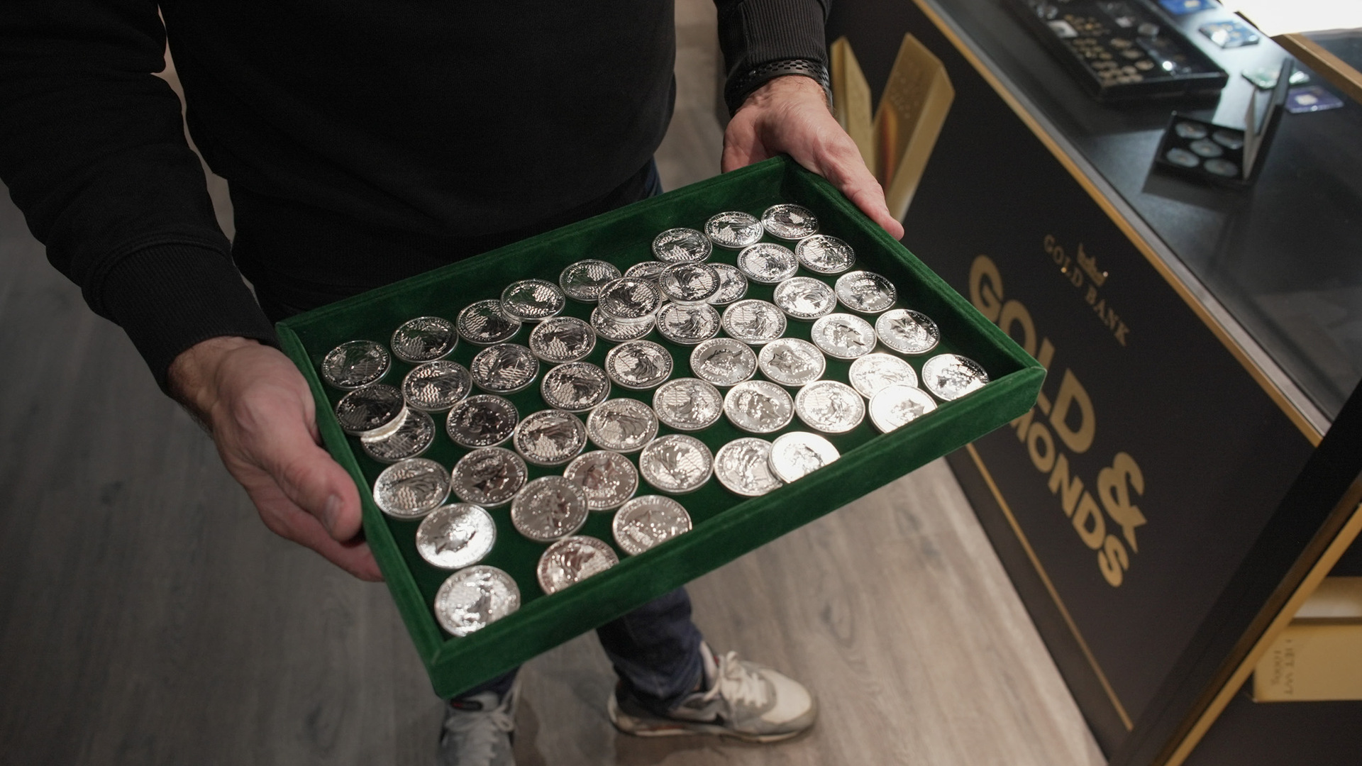 50 × 1oz SILVER BRITANNIAS + 10 SILVER INSTANT WINS