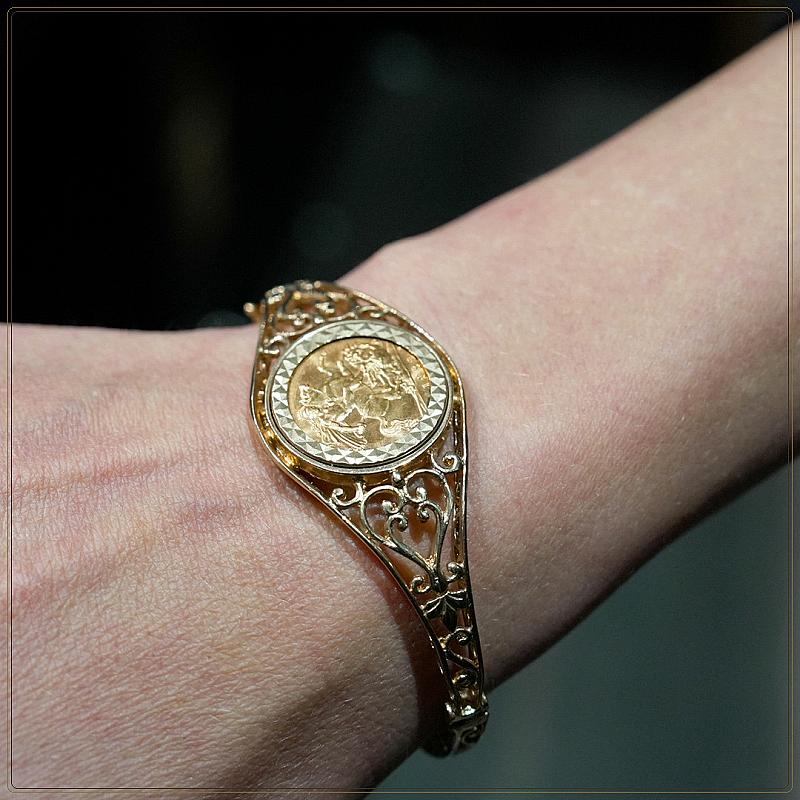 1982 HALF GOLD SOVEREIGN 9CT BRACELET + 10 SILVER INSTANT WINS