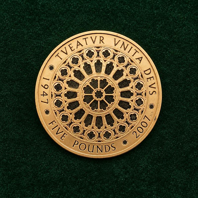 2007 ROYAL DIAMOND WEDDING £5 GOLD COIN