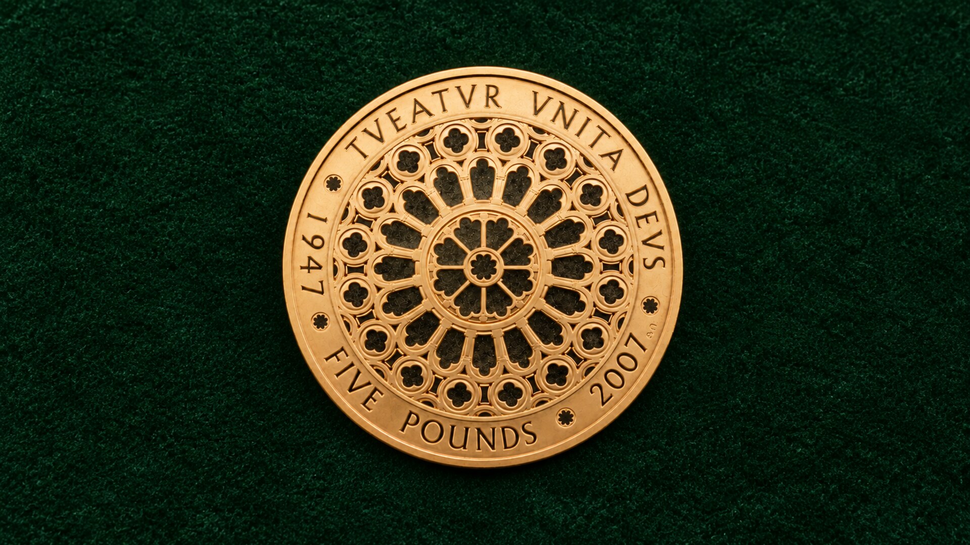 2007 ROYAL DIAMOND WEDDING £5 GOLD COIN