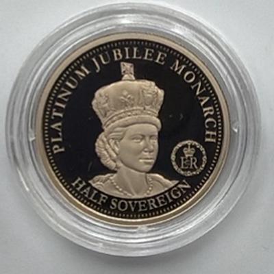 PLATINUM JUBILEE PLATINUM-GOLD HALF SOVEREIGN — 4g OR £375 CASH ALTERNATIVE