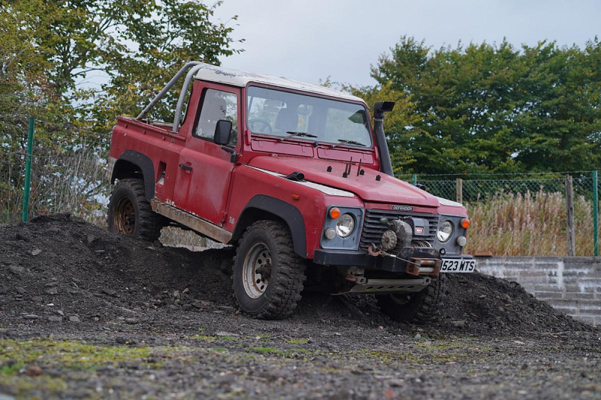 Land Rover Defender 90