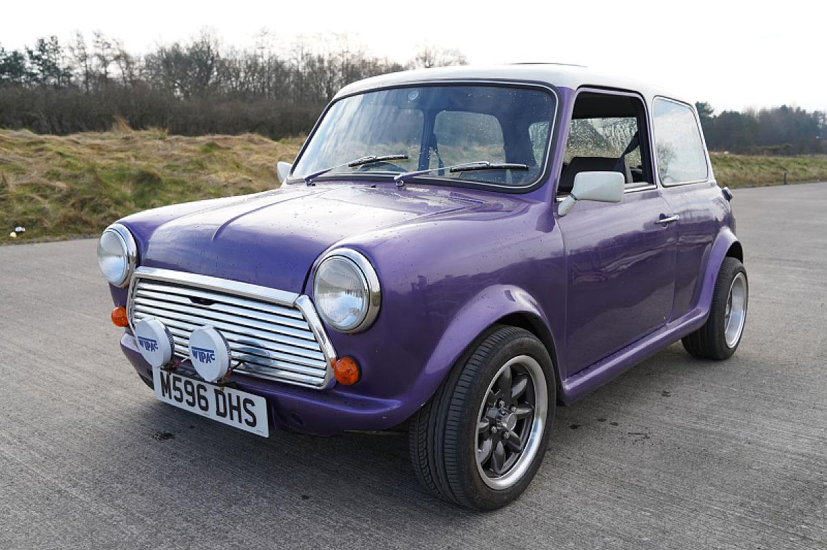 Competition Rover Mini | Retroshite