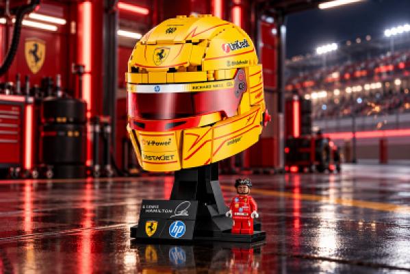 Scuderia Ferrari HP Lewis Hamilton Helmet
